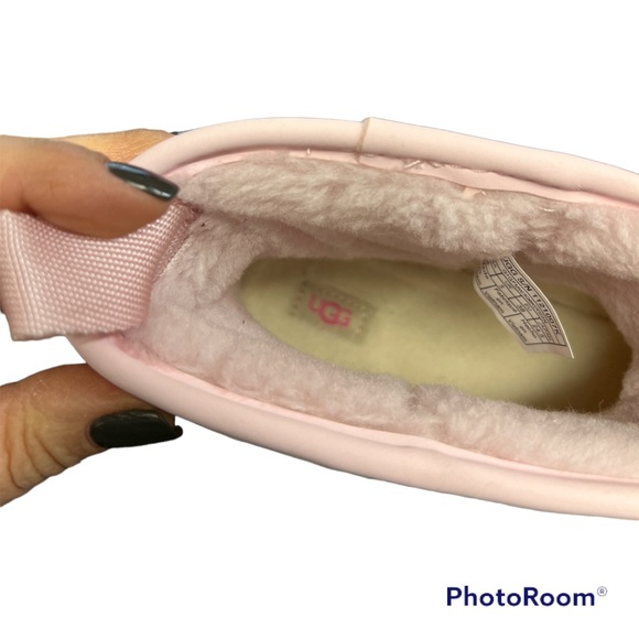 UGG Classic Clear Mini II boots waterproof with wool lining Big Kid 6 NEW - Picture 4 of 5